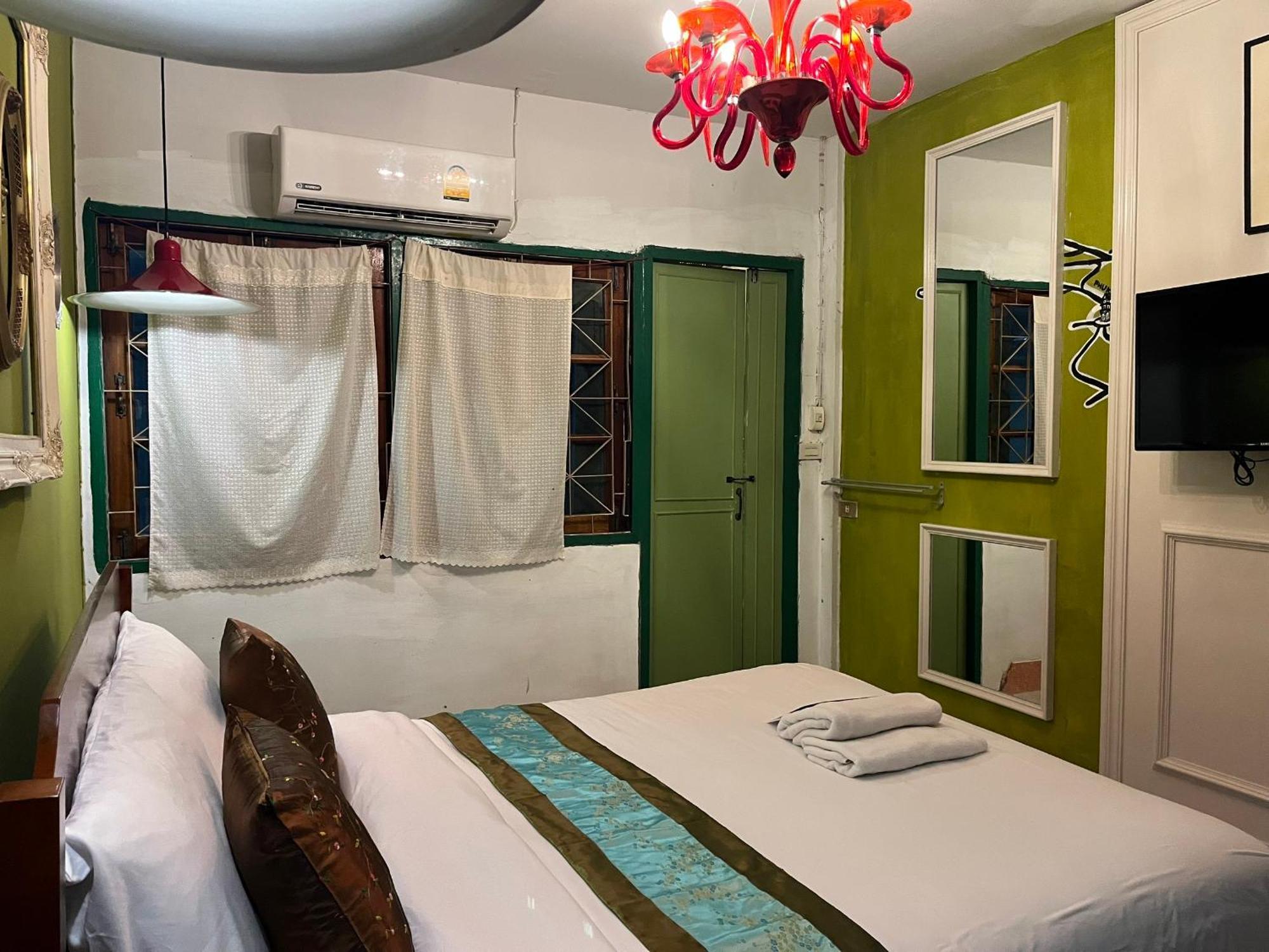 Ferienwohnung Auntie & Niece Phuket Ban Sam Kong Exterior foto